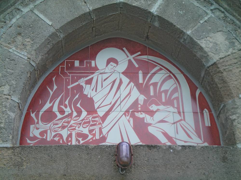 Portail occidental de l'église de Saint-Laurent du Lévézou