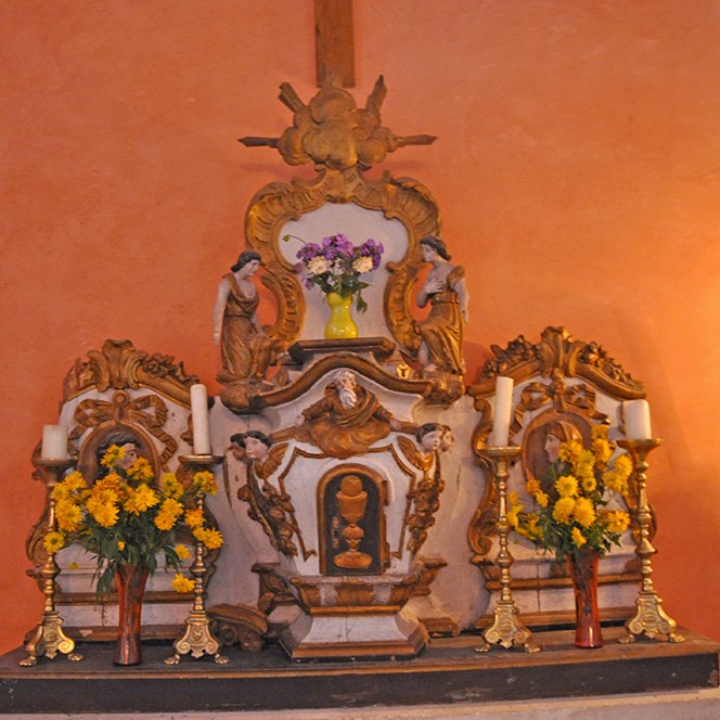 Vue d'ensemble du tabernacle de style Louis XV de l'église Saint-Pierre de Curan - 