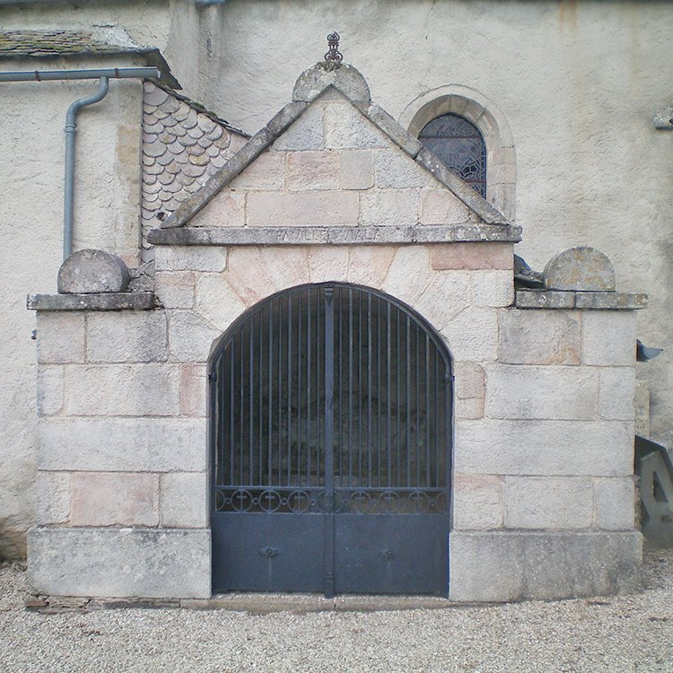 Vue extérieure d'une chapelle de la chapelle Notre Dame de Salars - Arnaud Villefranque