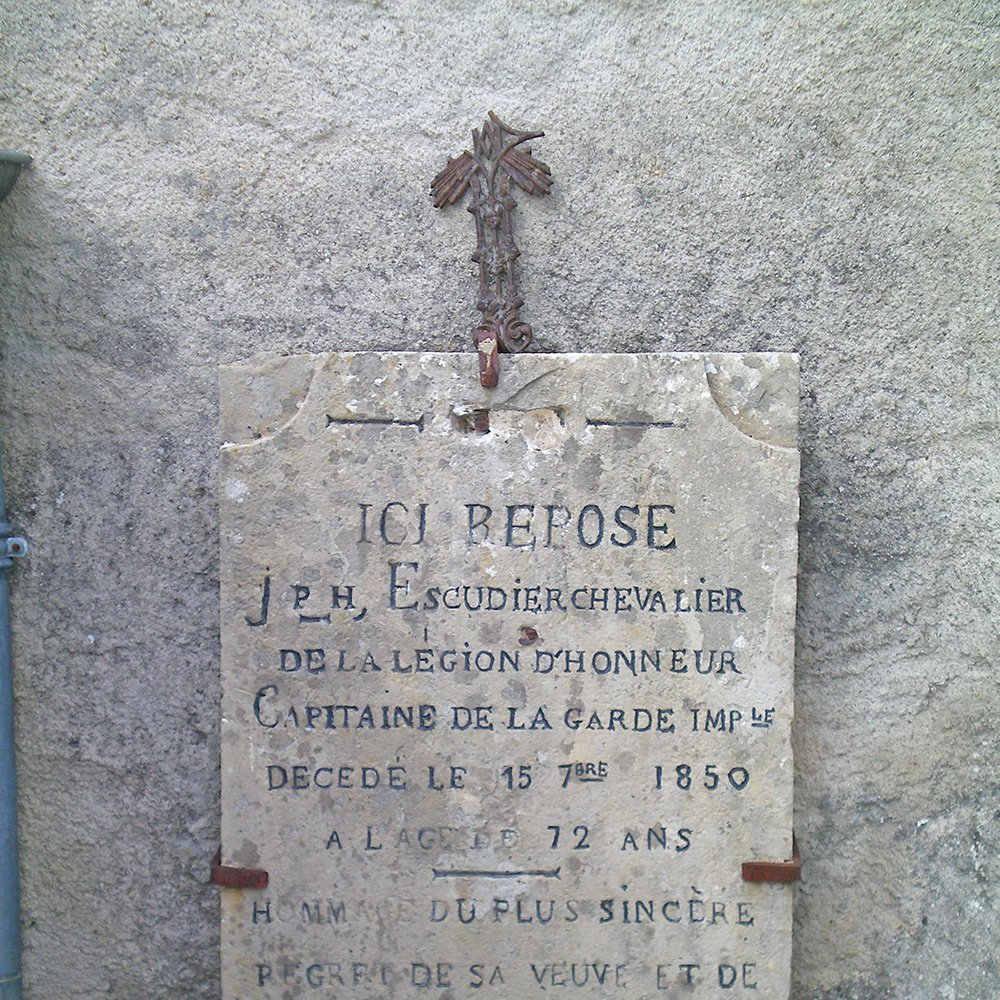Vue de la tombe du chevalier Escudier à la chapelle Notre Dame de Salars - Arnaud Villefranque