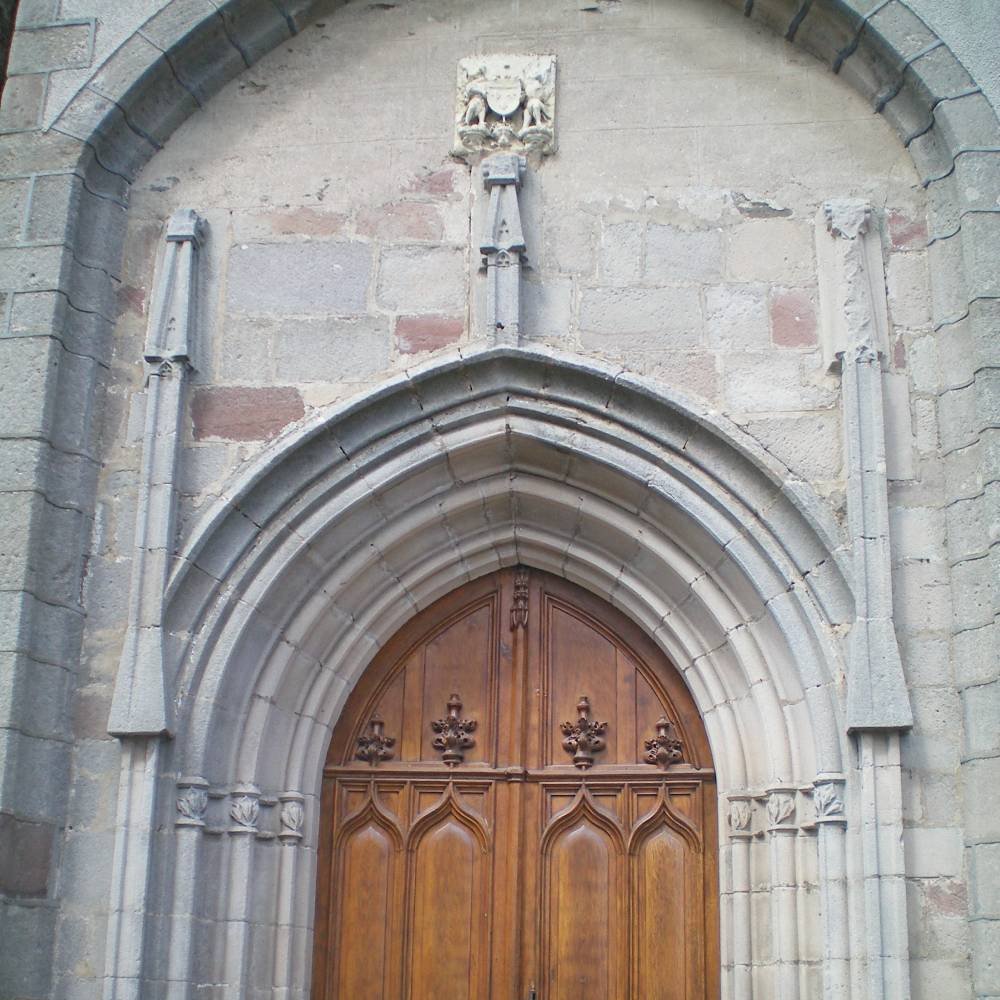 Vue du portail d'entrée de l'Église Saint-Géraud de Salles-Curan - Arnaud Villefranque