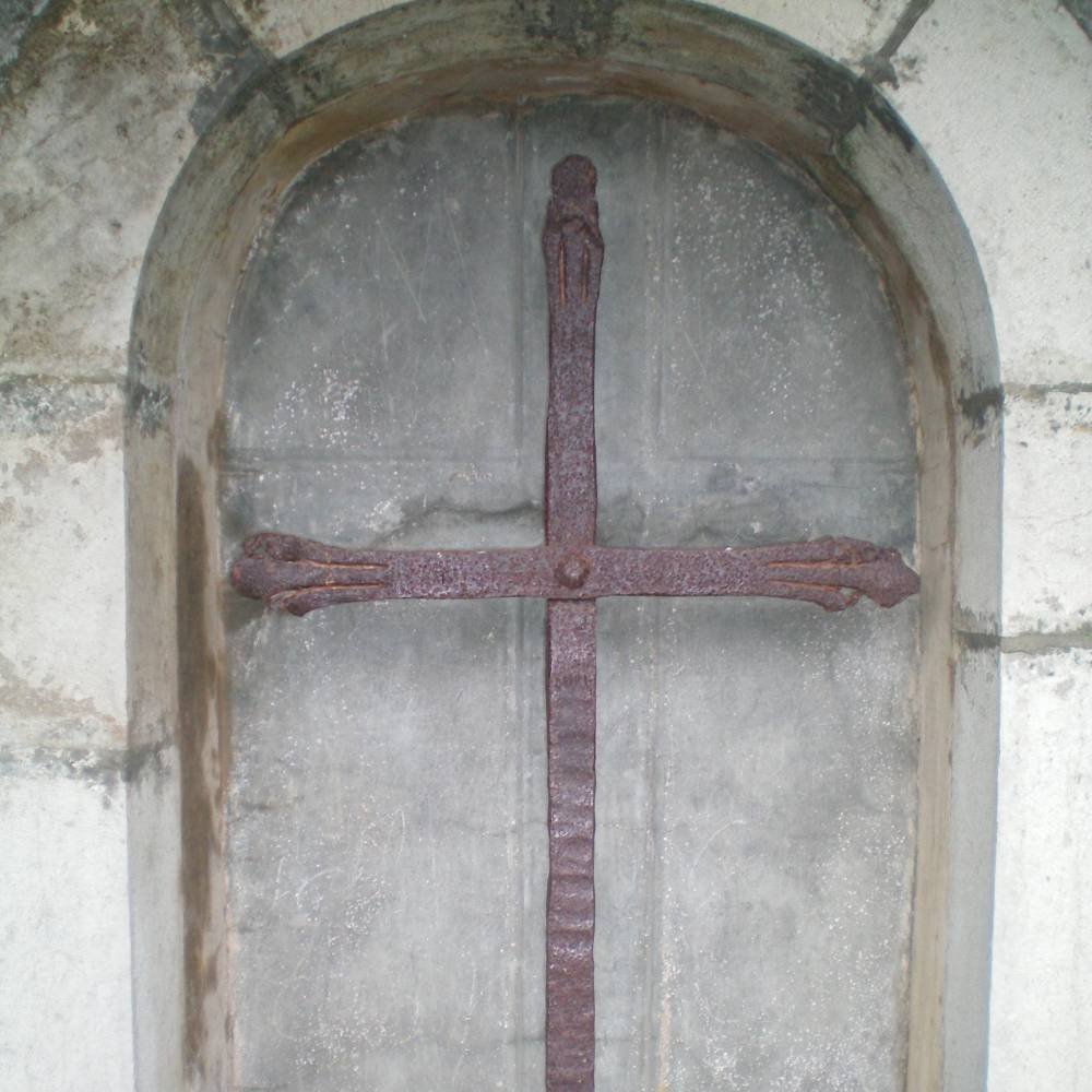 Vue de la croix miraculeuse en fer de Salmiech - Arnaud Villefranque
