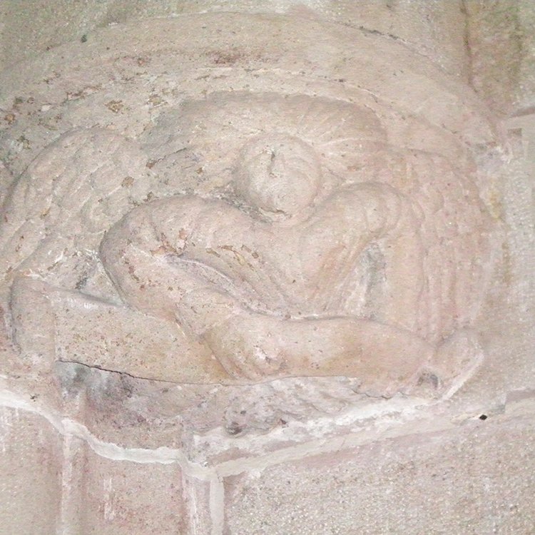 Bas relief à l'intérieur de l'église de Saint-Amans du Ram - Arnaud Villefranque